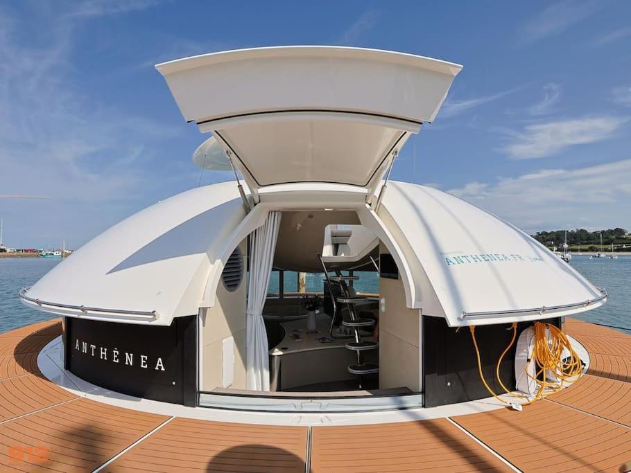 Anthenea Suite Hoteliere Flottante Perros-Guirec Exterior photo